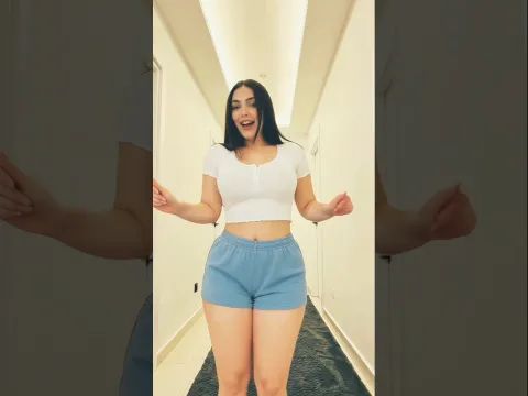 هزي بخصرك هزي 🎶 ««باقي شوي نوصل 500k»» 😘😘