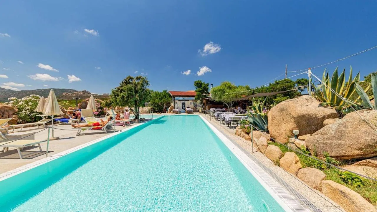 Residence Hotel Lu Nibareddu, San Teodoro, Italy