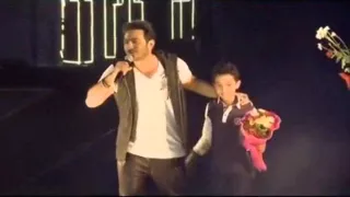 تامر حسنى يقدم لؤى بحفله بعد استبعاده من The Voice Kids 