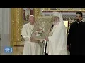 Download Lagu El Papa reza en la espectacular nueva catedral ortodoxa de Bucarest