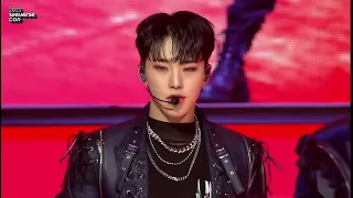 seventeen clap performance at weverce con 2022