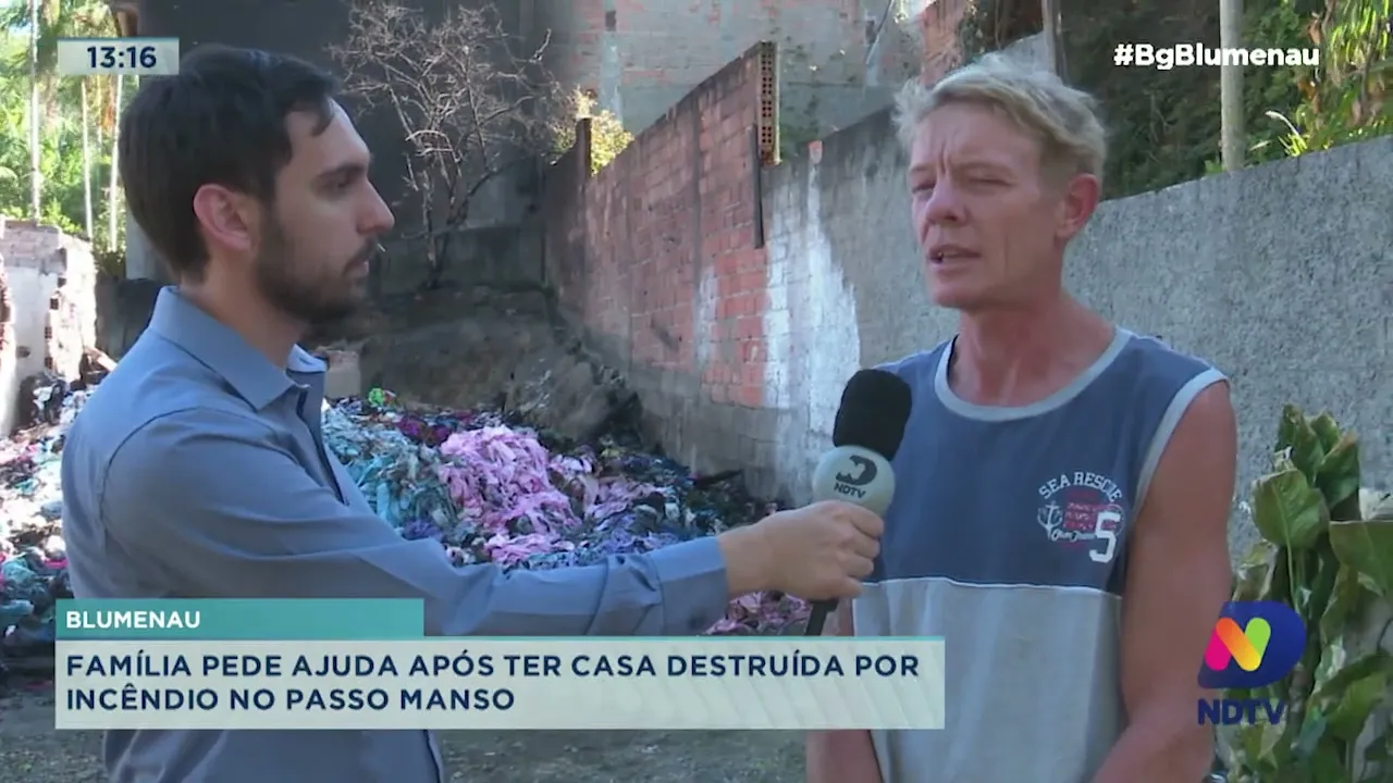 Família pede ajuda após ter casa destruída por incêndio em Blumenau
