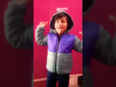हॅसते हॅसते कट जाएं रस्ते #song #funny #trending #ytshorts #bollywoodsongs #vrishikarajput