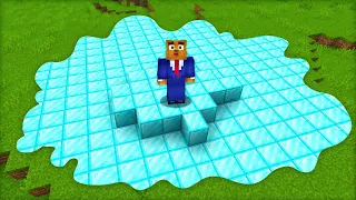 Minecraft But The Floor Randomizes