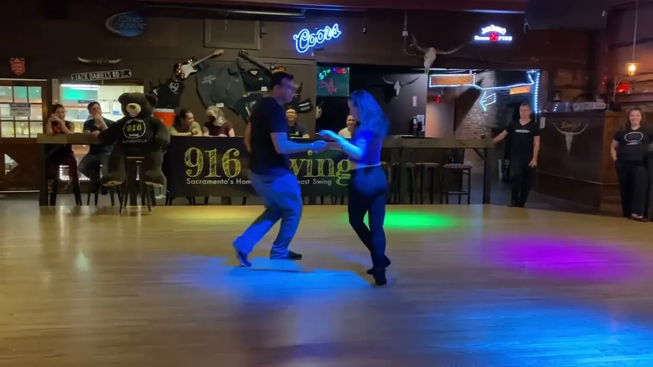 Lenny Vidal & Kathy @ 916 Swing (10/4/22)