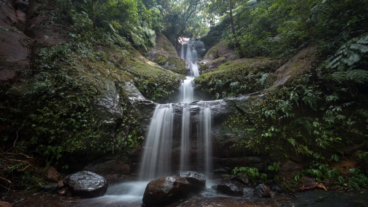 播放影片-Time Lapse Taiwan 馬來西亞僑生馮業輝縮時攝影分享臺灣之美-part2
