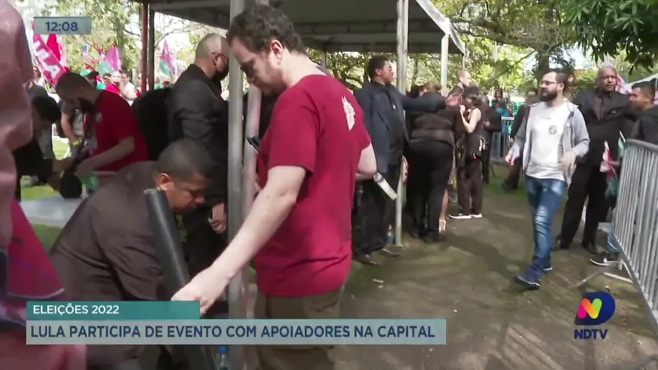 Lula participa de evento com apoiadores em Florianópolis; veja o vídeo