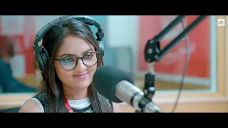 आरजे राधा आखिर किससे बातें करके इतना मुस्कुरा रही है | Hindi Romantic Movie Scene