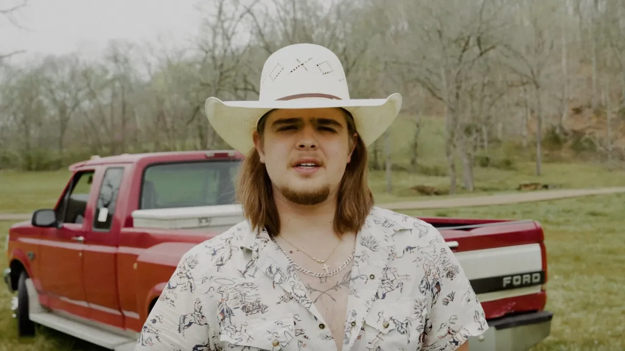 Colin Stough - White Trash (Official Visualizer) Colin Stough - White Trash (Official Visualizer)