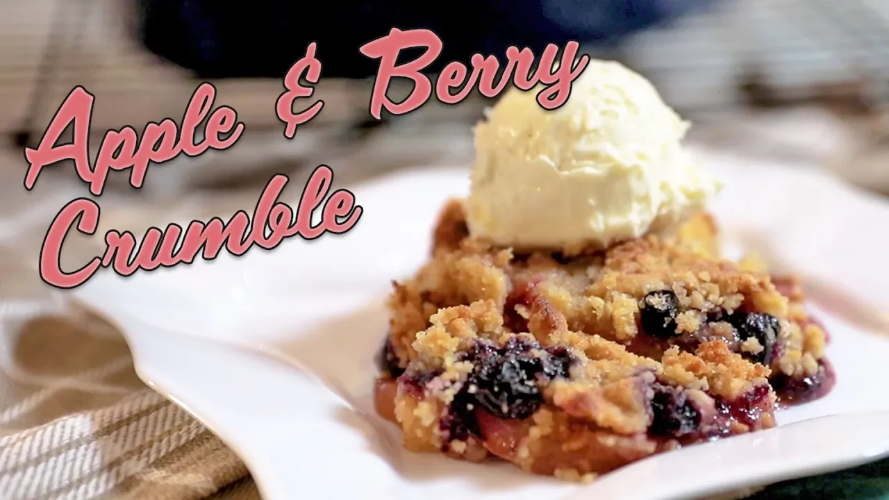 How To Make Apple and Berry Crumble