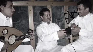 كل من حولي ابتعد 