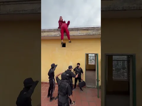 Money Heist vs Police 25.0 #moneyheist #parkour #police #bubblesgangz #shorts