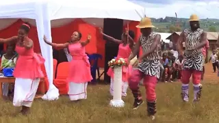 ainunu ainunu runyankole kuhingira mukurikye emihanda abagyenyi beitu