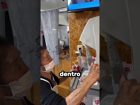 La abuela descubrió por qué no salía helado 🍦