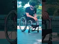 Download Lagu Kursi roda orang ini keren sekali, terasa seperti terbuat dari logam dan terlihat bagus.