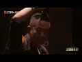 陈小春张智霖一首《浮夸》演绎艺人真实心声！镜子碎裂得以见到自己  两个大男人泣不成声太戳心！