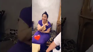 وردة شارلومانتي رايحة للعمرة 