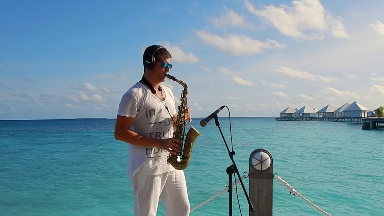 Walk on by - alto sax - free score - Maldives lounge