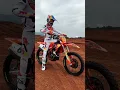 Download Lagu Voel je als de MX2-wereldkampioen met de 2025 KTM 250 SX-F ADAMO EDITION