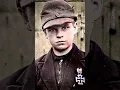Wat is er gebeurd met de jongen die in 1945 het IJzeren Kruis uit handen van Hitler zelf ontving?...