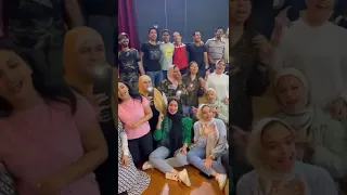 عمرى ما احب غير الأهلى ولا فى غيره يفرحنى دايما معاه ولآخر الكون عمرى علشان الأهلى يهوون 