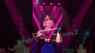 احدث اطلالة شيرين عبد الوهاب وتغني اغنية اللي يقابل حبيبي في دبي            دندنها