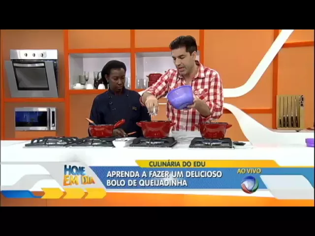 DE DAR ÁGUA NA BOCA; EDU GUEDES DÁ RECEITA DE BOLO DE QUEIJADINHA #RECEITAS