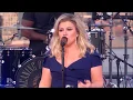 Download Lagu Kelly Clarkson sings \