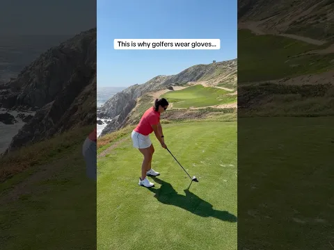 This is why golfers wear gloves 💀 via ryanxpeterson/IG