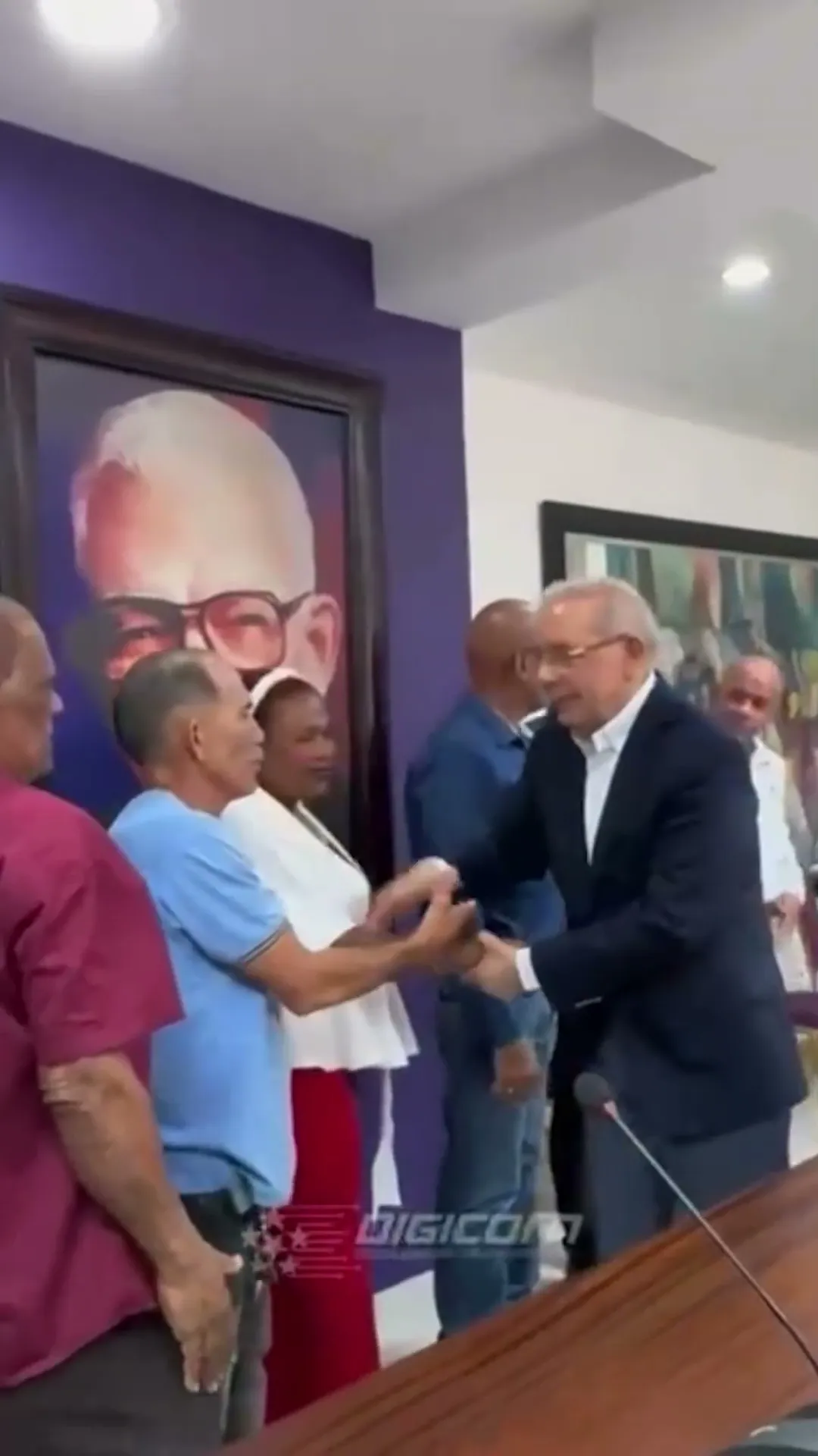 ¿Por qué la JCE prohíbe las encuestas justo cuando el PRM se está desinflando?