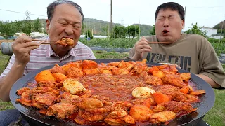 제철 햇감자 넣고 푹 끓인 솥뚜껑 닭볶음탕! 국물 쏙 밴 당면까지! (Braised Chicken & glass noodles) 요리&먹방! - Mukbang eating show