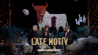 LATE MOTIV - Aitana Sanchez Gijon y Carles Sans celebrando a Bigas Luna