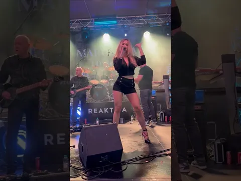 Lidija Bacic Lille on stage (shorts, Glupacho moja)