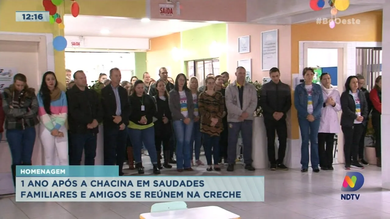Familiares e amigos se reúnem na creche após 1 ano da chacina em Saudades