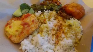 makan siang sebelum sholat jumat di petaling jaya malaysia