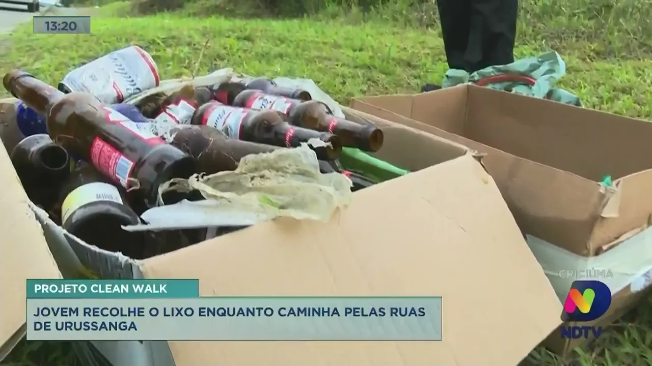 Jovem de Urussanga recolhe lixo enquanto caminha pela cidade