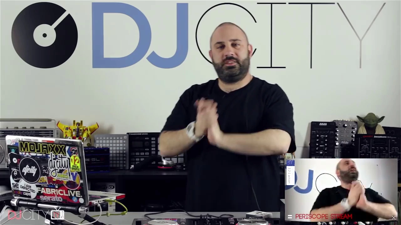 How to Live Stream Your DJ Sets With Your Phone