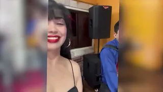LA DEL MOÑO AZUL ALEGRE SENSACION