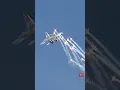 Download Lagu Atraksi pesawat tempur Sukhoi SU-30 TNI Angkatan Udara mengeluarkan flare