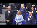 Nationalhymne  im Bundestag – AfD sorgt für Gänsehaut!