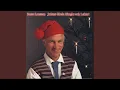 Download Lagu Julens glada lekar: Nu är det jul igen / Vi äro musikanter / Räven raskar över isen / Små...