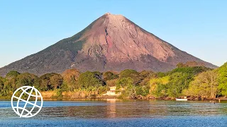 Nicaragua: Land of Volcanoes, Lakes & Colonial Towns  [Amazing Places 4K]