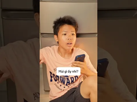 Cậu bé định gọi mẹ, thì bất ngờ lại xảy ra với chiếc điện thoại #shorts