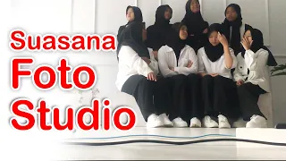 Download Suasana Foto Grup di Studio MP3