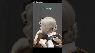 Lisa Hugs Rosé And Jensoo BLINK Reaction BLACKPINK Cute Funny Moments At 8th Anniversary Fansign 