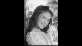 يا رموش العين سمي وصلي نللى وهي صغيرة Shorts 