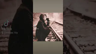 تامر حسني كده برضو تسبني دندنها