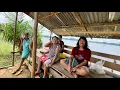 Download Lagu Mengenal suku dayak pedalaman yang tinggal dipinggiran sungai kapuas