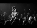 Download Lagu Amy Winehouse Interrupts Concert in Tribute to Fan — What Happened Next Will Surprise You