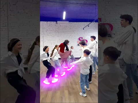 Шаффл Баттл 😎🔥 Girls 👧 VS Boys 👦 WHO BEST ? 🤔 NEON SHUFFLE 😨
